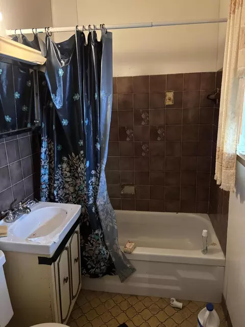 1675 W 20th Pl, Gary, IN 46404 photo 7
