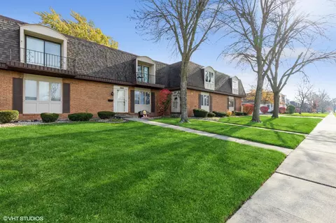 7847 Jefferson Ave, Munster, IN 46321