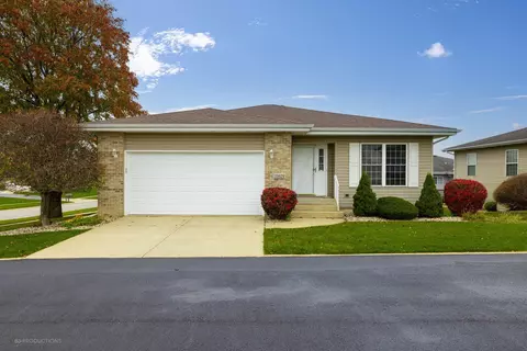 11629 Homestead Village Ct #11629, Saint John, IN 46373