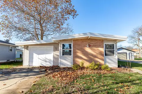 7844 Monroe Ave, Munster, IN 46321