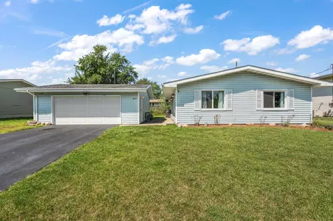 413 Saginaw Dr, Valparaiso, IN 46385