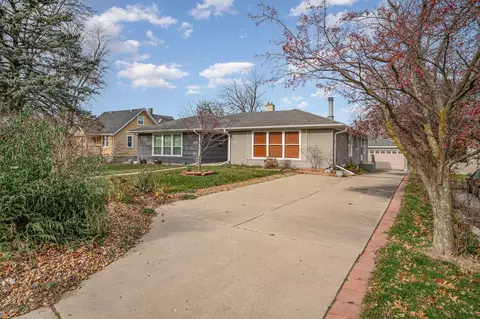 1417 Ridge Rd, Munster, IN 46321