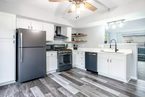 Kitchen - 1839 Beech Ct, Crown Point, IN 46307 photo 2 of 3