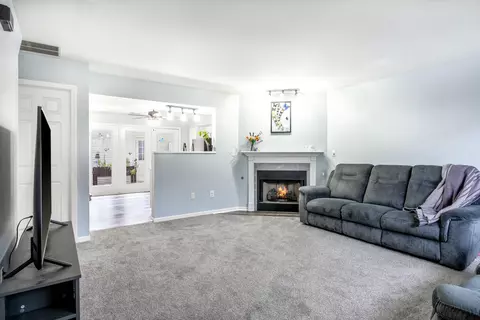 Living - 1839 Beech Ct, Crown Point, IN 46307 photo 1 of 3