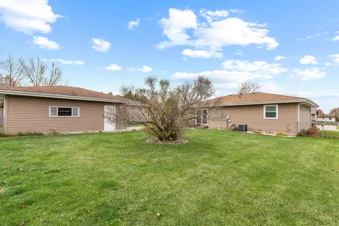 105 Beech Ct, Hebron, IN 46341 photo 11