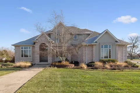 8991 Willow Ln, Saint John, IN 46373