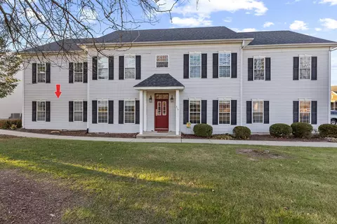 215 Prestwick Dr #D, Valparaiso, IN 46385