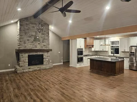 9805 Trinity Ct, De Motte, IN 46310 photo 2