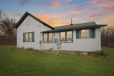 1276 W 950, Lake Village, IN 46349