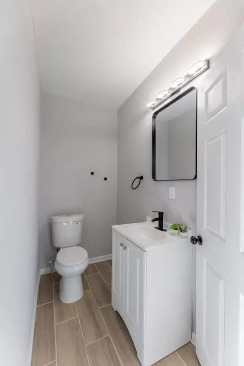 1685 W 10th Pl, Gary, IN 46404 photo 9