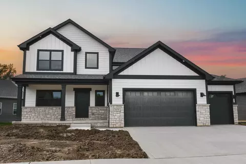 1571 Forest Ridge Drive Dr, Valparaiso, IN 46385