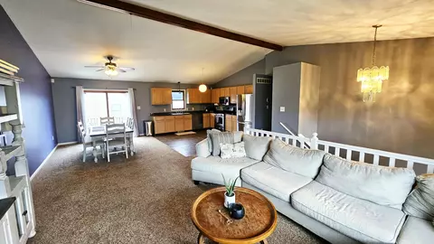 693 Admiral Dr, Porter, IN 46304 photo 2