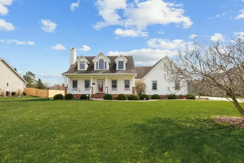 172 E Lee Dr, Kouts, IN 46347