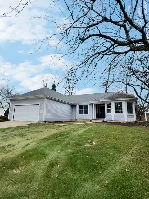 1355 Sugar Creek Ct, Valparaiso, IN 46385