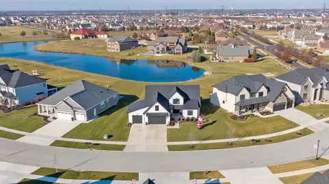 10526 Mahogany Ter, Saint John, IN 46373