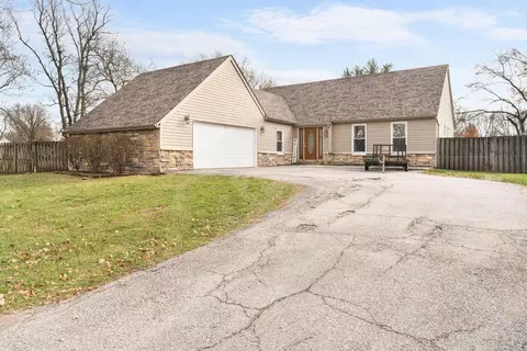 1455 Beargrass Ct, Valparaiso, IN 46385