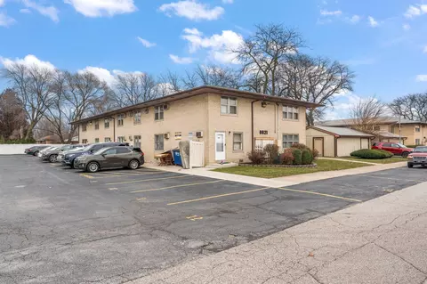 8821 Schneider Ave #39, Highland, IN 46322