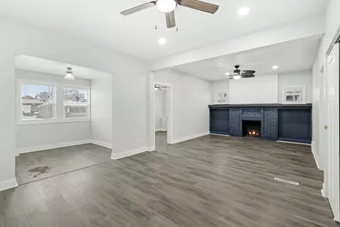 Living - 412 Grant St, Gary, IN 46404 photo 1 of 4