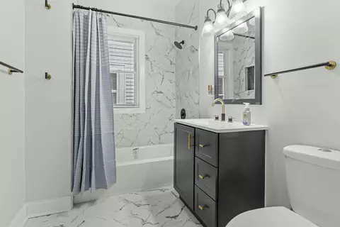 Bath - 412 Grant St, Gary, IN 46404 photo 1 of 2