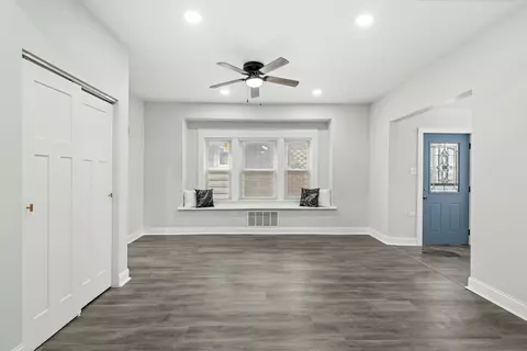 Living - 412 Grant St, Gary, IN 46404 photo 4 of 4