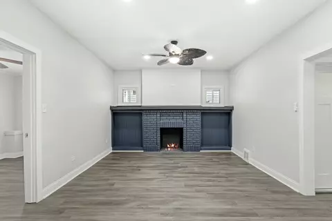 Living - 412 Grant St, Gary, IN 46404 photo 3 of 4