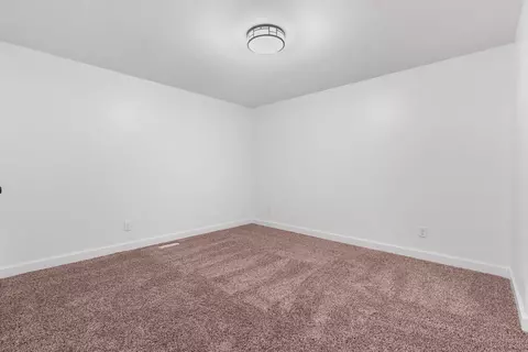 708 Beverly Dr, Hebron, IN 46341 photo 9