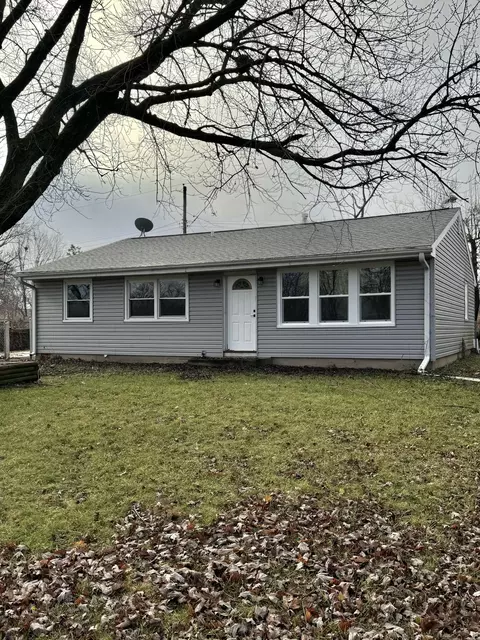 390 Midway Dr, Valparaiso, IN 46385