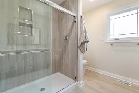 Bath - 9312 W 106th Pl, Saint John, IN 46373 photo 2 of 3
