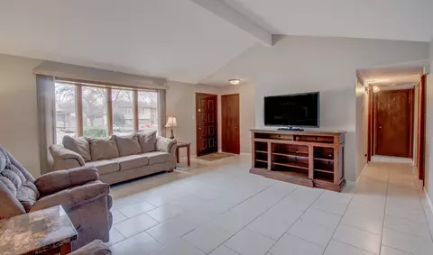 Living - 2443 Flat Rock Rd, Dyer, IN 46311 photo 2 of 2