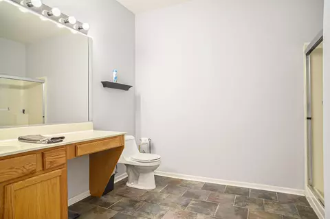 Bath - 8011 Knickerbocker Pl, Dyer, IN 46311 photo 1 of 2
