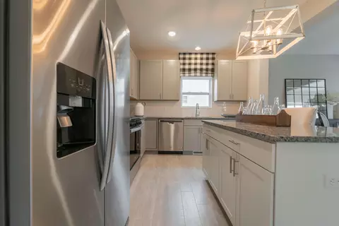 Kitchen - 3010 E 105th Ave, Crown Point, IN 46307 photo 2 of 5