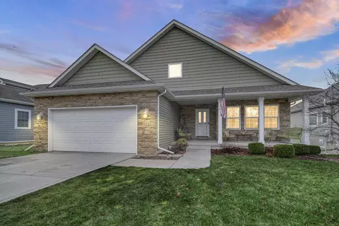 218 Edgewood Dr, Valparaiso, IN 46385