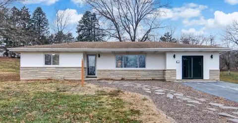 84 Smoke Rd, Valparaiso, IN 46385