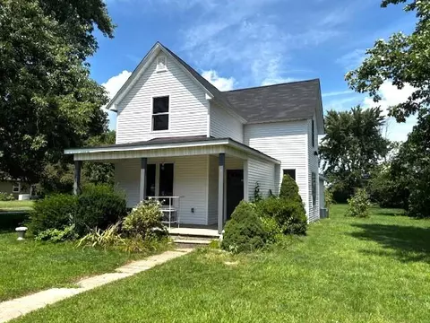 416 E Main St, Brook, IN 47922 photo 2