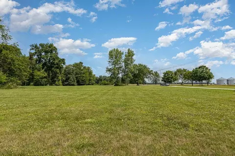 686 S 225, Hebron, IN 46341 photo 7