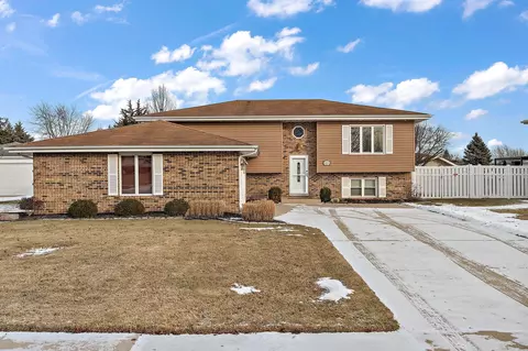 10421 Nieting Ct, Saint John, IN 46373