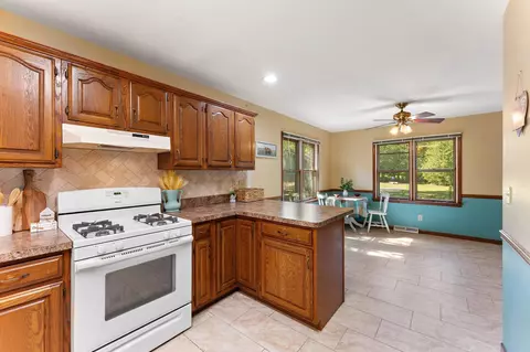 11122 West Dr, De Motte, IN 46310 photo 10