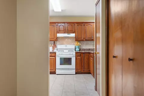 11122 West Dr, De Motte, IN 46310 photo 6