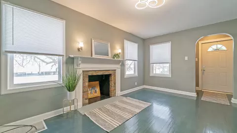 Living - 5329 W 4th Pl, Gary, IN 46406 photo 2 of 4