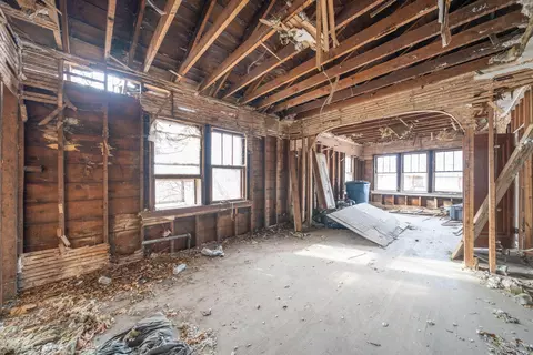 1069 Polk St, Gary, IN 46402 photo 3