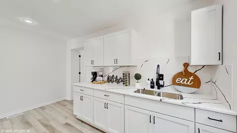 Kitchen - 900 E 44th Pl, Gary, IN 46409 photo 2 of 2