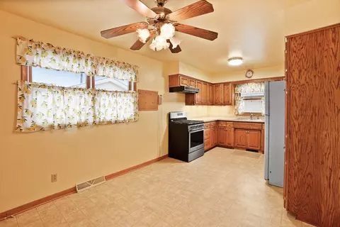 707 211th Pl, Dyer, IN 46311 photo 3