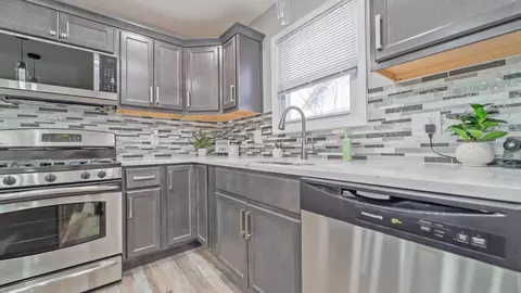 2256 W 17th Ave, Gary, IN 46404 photo 9