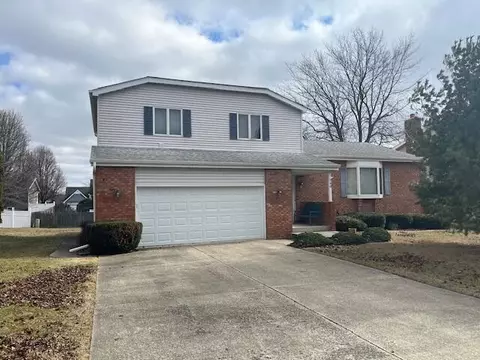 740 Clover Ln, Crown Point, IN 46307 photo 1