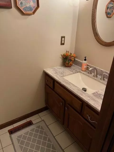 740 Clover Ln, Crown Point, IN 46307 photo 9