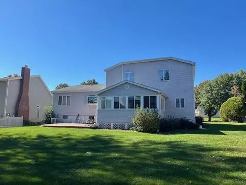 740 Clover Ln, Crown Point, IN 46307 photo 3