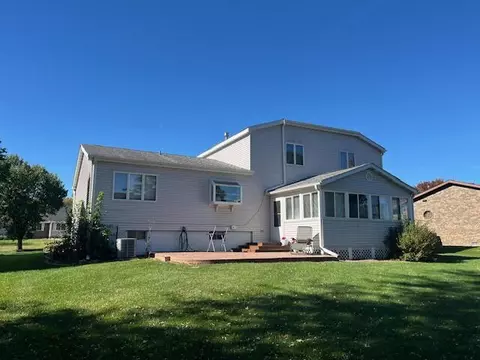 740 Clover Ln, Crown Point, IN 46307 photo 2