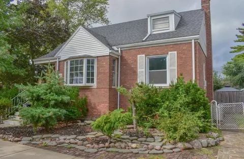 649 141st St, Hammond, IN 46327