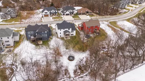 1847 Louis Dr, Crown Point, IN 46307 photo 8