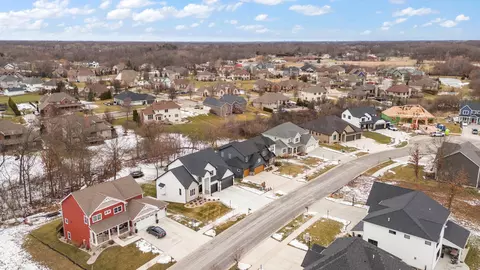 1847 Louis Dr, Crown Point, IN 46307 photo 3
